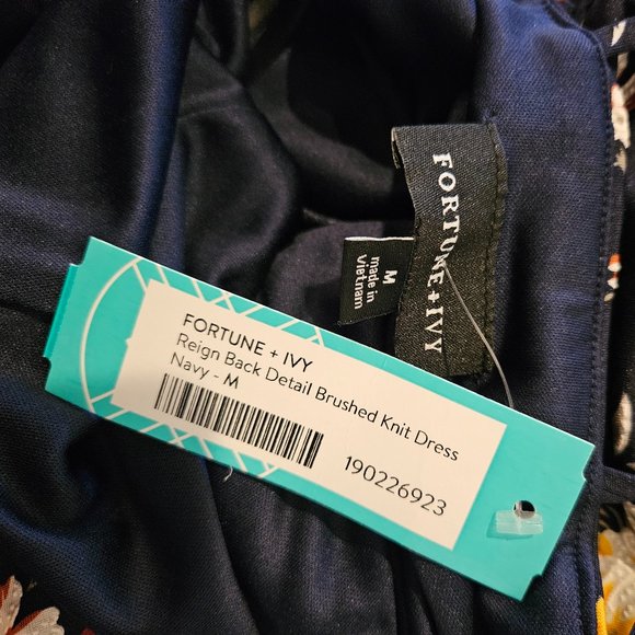 NWT Fortune + Ivy Reign Back Detail Brushed Knit Dress Size M in Navy - Picture 5 of 7